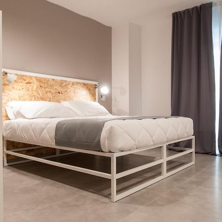 Residence Hotel Moderno Bari Esterno foto
