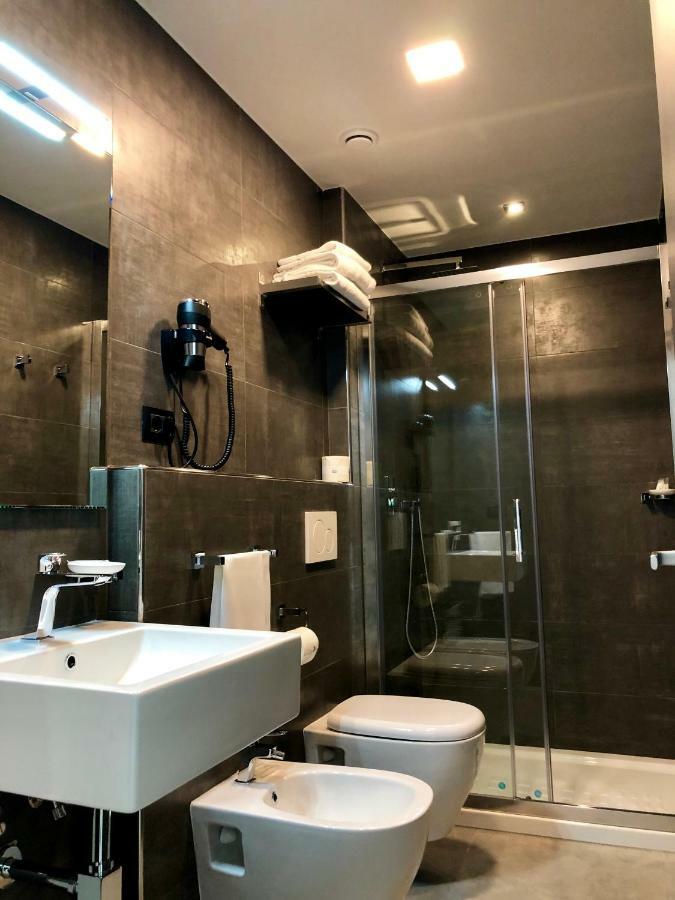 Residence Hotel Moderno Bari Esterno foto