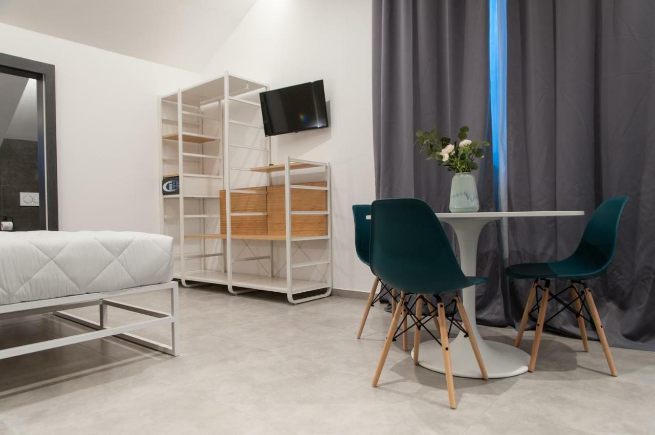 Residence Hotel Moderno Bari Esterno foto