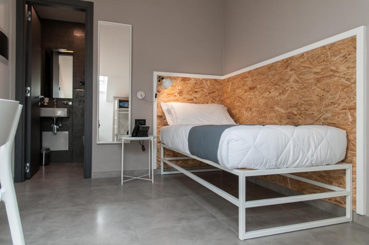 Residence Hotel Moderno Bari Esterno foto
